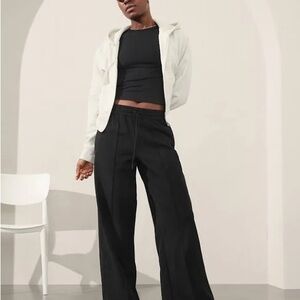 ATHLETA NWT Endeavor Relaxed Pant. Black so comfortable drawstring waist